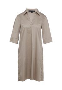 Beiges, knielanges Kleid aus glattem Stoff, mit einem kragenlosen Ausschnitt, dreiviertellangen Ärmeln und einem Seitenschlitzdesign.