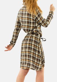 BSB Vestido camisero - beige