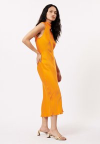 FRNCH ARTEMIS - Freizeitkleid - orange