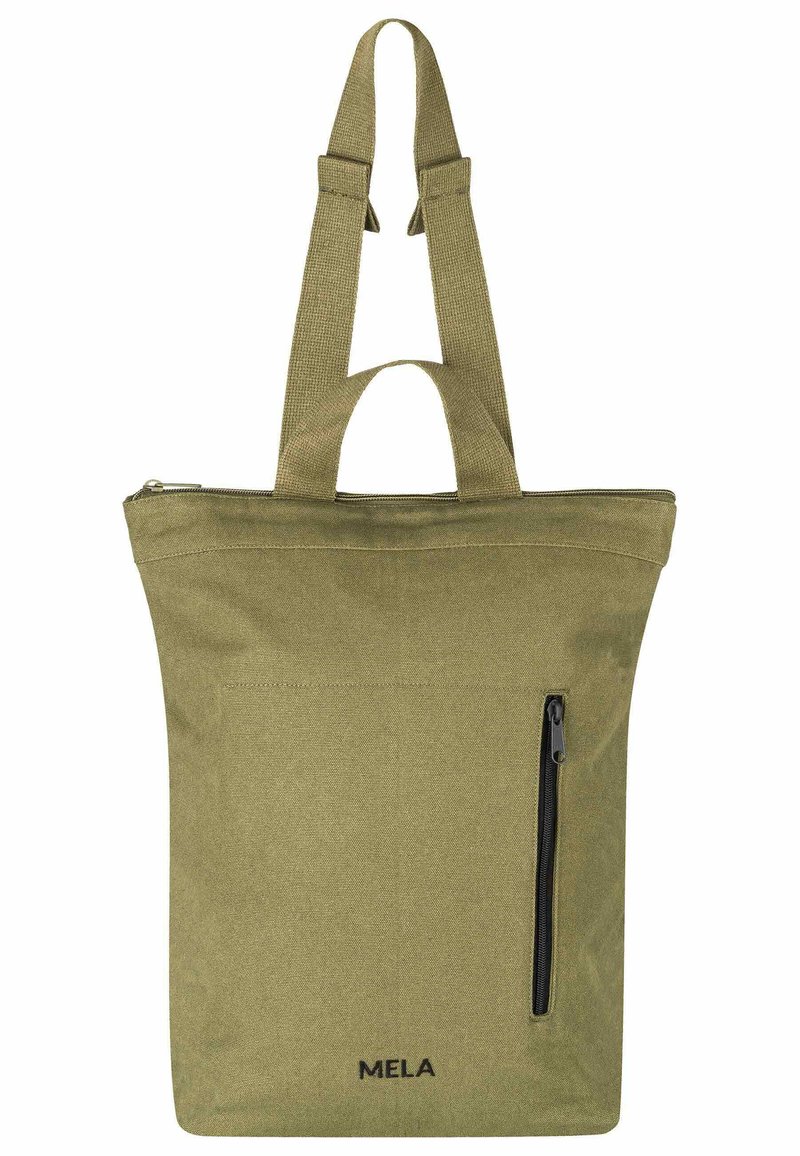 Olijfgroene tote bag van textuurstof, met een bovenrits, een voorzak met ritssluiting en verstelbare schouderbanden. Merkennaam 'MELA' weergegeven.