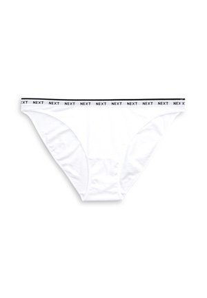 Weiße Baumwoll-Bikiniunterwäsche mit schwarzem elastischem Bund, der die Marke "NEXT" in wiederholtem Druck zeigt. Glatter Stoff und schlichtes Design.