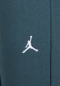 Jordan UNISEX SET - Melegítőfelső - oxidized green