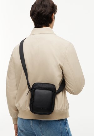 Tommy Hilfiger, Umhängetasche - black