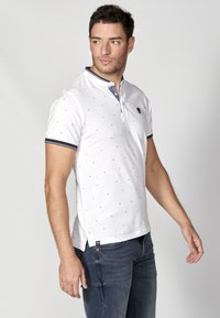 Koroshi SHORT SLEEVE  - Apdrukāts T-krekls - blanco   white