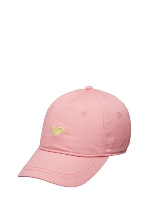 Gorra de béisbol rosa de algodón con visera curva, con un pequeño logo de corazón amarillo bordado en la parte frontal.