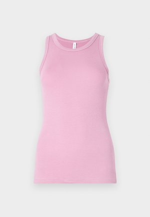 Rózsaszín ujjatlan felső, testhez álló kialakítással, kerek nyakkivágással és bordázott textúrával. Nincs rajta minta vagy díszítés.