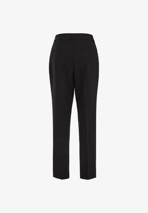 Zwarte op maat gemaakte broek met een slim fit, met een gladde textuur, achterzakken en een vlakke voorkant met plooi lijnen langs de benen.