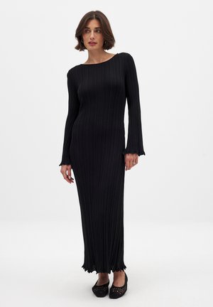 ROUND NECK FRILL - Svetríkové šaty - black