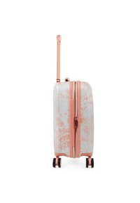 Maleta rígida con base blanca y patrones de graffiti en rosa, que incluye un asa retráctil, dos compartimentos con cremallera y ruedas negras.