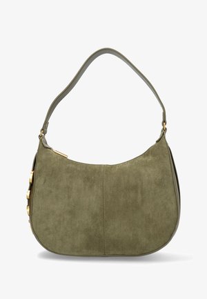 Olivgrüne Wildleder-Handtasche in halbmondförmiger Form mit einem einzelnen Schulterriemen und goldfarbenen Metall-Details an der Seite.