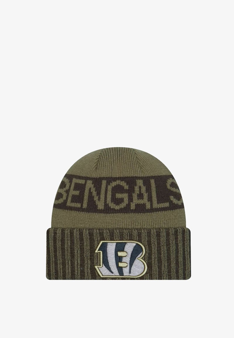 Bonnet en tricot vert avec "BENGALS" en lettres marron, texture côtelée, et un patch logo avec le numéro "13" et les couleurs de l'équipe.