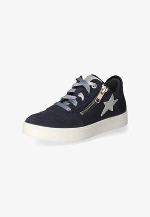 Navy Suede Sneaker mit einer weißen Gummisohle, silberner Sternelement, silbernem Reißverschlussdetail und hellgrauen Schnürsenkeln. Niedriges Design.