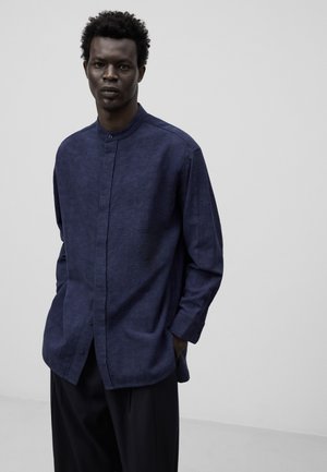ADOLFO DOMINGUEZ OVERSIZE MANDARIN COLLAR - Chemise - navy electric blue