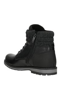Zwarte leren enkelboots met een grijze vilten rand, vetersluiting, zijrits en een gestructureerde rubberen zool. Gladde afwerking met contrasterende stiksels.