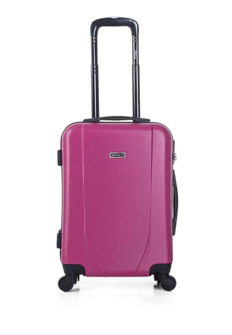 Maleta dura morada con una superficie texturizada, asa retráctil negra, cuatro ruedas para una movilidad suave y un bolsillo frontal con cremallera.