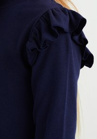 WE Fashion GERIBD MET RUCHES - Tops ar garām piedurknēm - blue