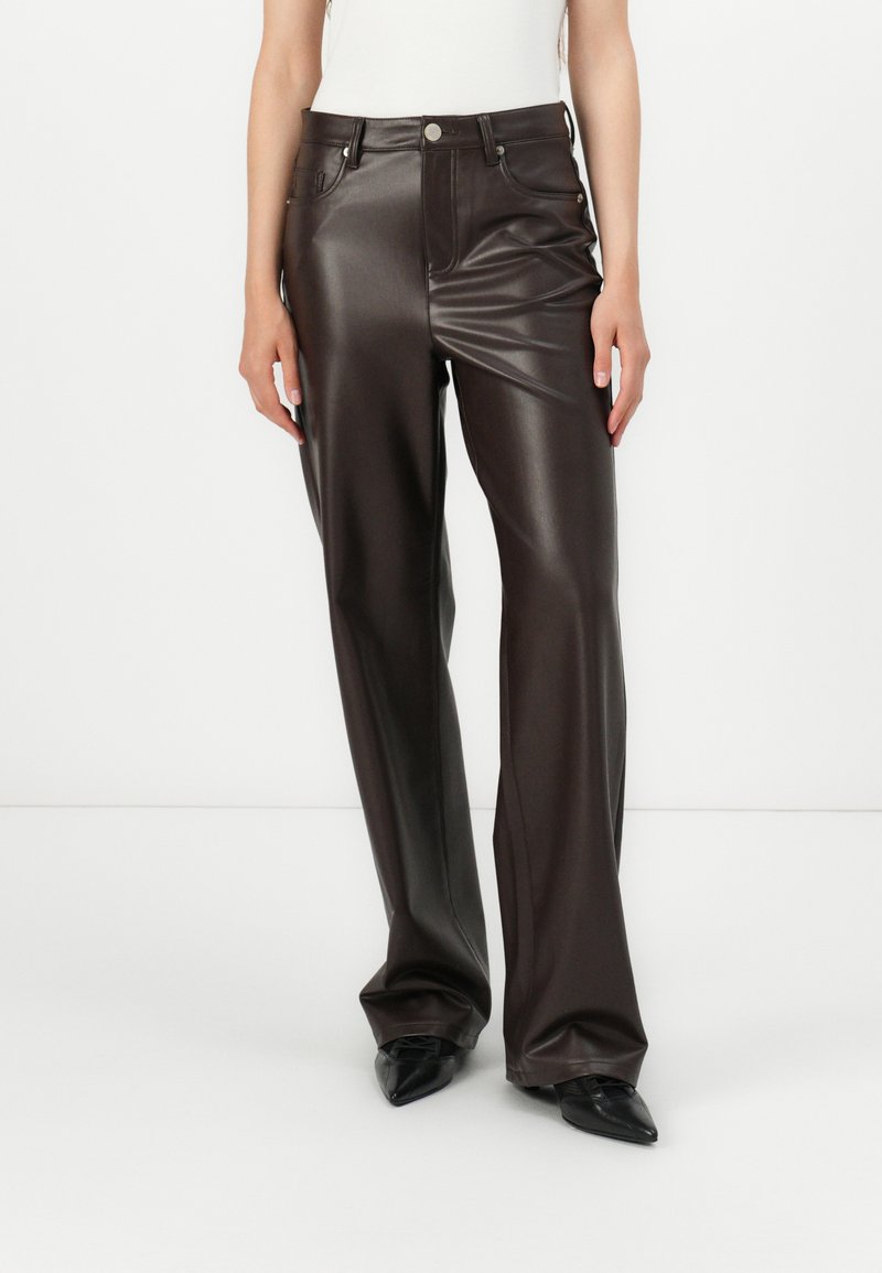 Vero Moda VMTESSA WIDE PANTS  - Hlače - chocolate torte