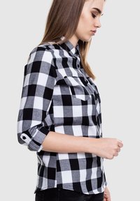 Urban Classics Bluza s gumbima - black/white