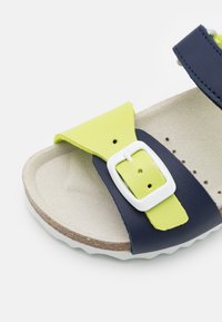 Geox GHITA BOY - Sandálias - lime/navy