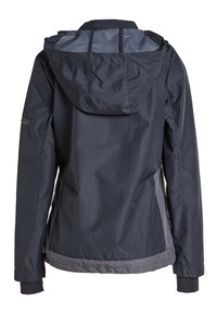 Veste noire imperméable avec une finition texturée, capuche ajustable et accents gris contrastants sur les côtés et les poignets.