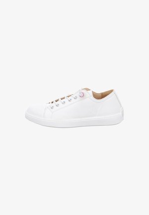 Weiße Leder Sneakers mit glatter Textur, runder Zehenpartie, Gummisohle und einheitlichen Ösen; zusätzlich mit einem subtilen pinken Detail an den Schnürsenkeln.
