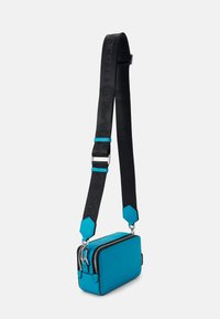 Karl Lagerfeld Jeans LOGO PATCH CAMERA - Taška s příčným popruhem - caribbean sea