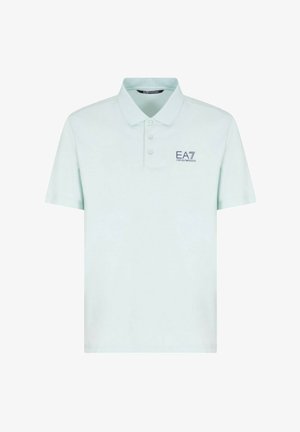 Polo shirt verde menta chiaro in cotone, con colletto classico, tre bottoni e logo ricamato EA7 in navy scuro.