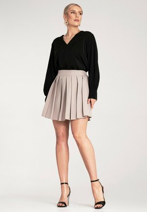 - Spódnica mini