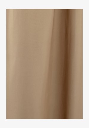 Beige stof met een gladde textuur, die zacht valt. Het oppervlak is effen met subtiele kleurvariaties, wat een minimalistisch ontwerp uitstraalt.