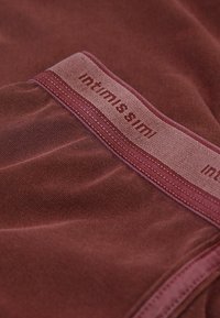 IUMAN Intimissimi Uomo STÜCKGEFÄRBTE BOXERSHORTS AUS ELASTISCHER SUPIMA® BAUMWOLLE - Boxerkalsong - bordeaux red stone delave'