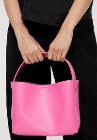 s.Oliver CITY MIT ABNEHMBAREM SCHULTERRIEMEN - Torebka