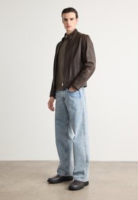 Calvin Klein Jeans BOOT MID CHELSEA UNIFORM - Korte laarzen - dark brown/black