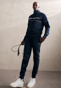 Champion - ICONS TRACKSUIT - Tuta - dark blue Immagine in miniatura 1
