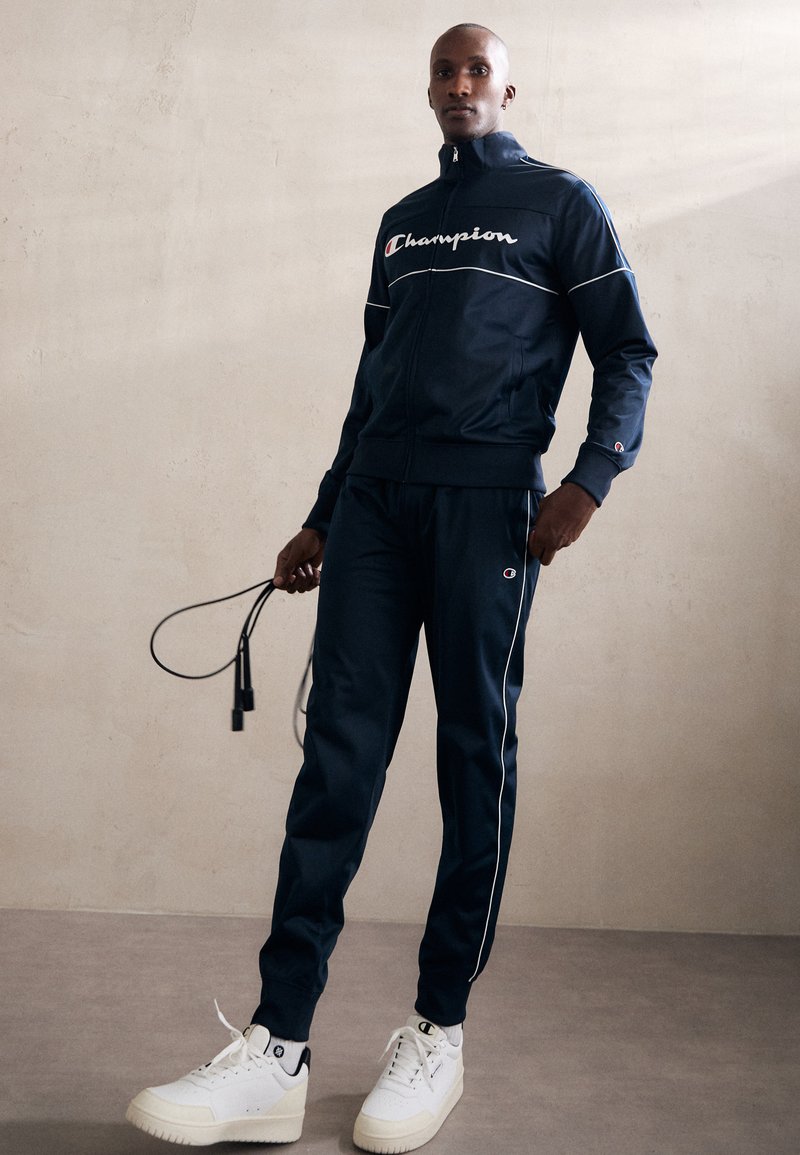 Champion - ICONS TRACKSUIT - Tuta - dark blue, Ingrandire