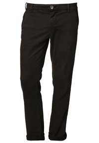 Schwarze Chinos aus Baumwolle, mit slim fit, Gürtelschlaufen und einem einzigen Knopfverschluss. Die Säume sind umgeschlagen.