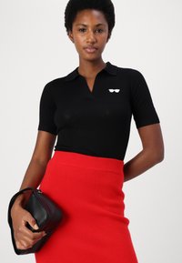 pure cashmere STRAIGHT MIDI SKIRT - Pouzdrová sukně - red