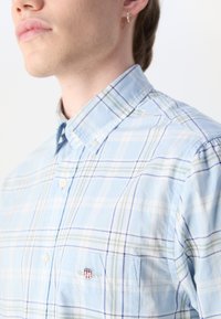 GANT CHECK SHIRT - Marškiniai - fresh blue