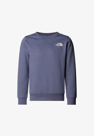 Majica s okruglim izrezom od mekanog ljubičastog materijala, s rebrastim rukavima i rubom. Na lijevoj strani prsa nalazi se bijeli logo. Jednostavan dizajn s ravnim krojem.