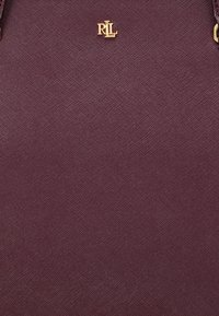 Lauren Ralph Lauren CROSSHATCH LEATHER MEDIUM KARLY TOTE - Ručna torba - pinot noir