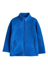 Blå fleecetrøje med høj krave, fuld lynlås foran og to sidelommer med lynlås, der har en glat og blød tekstur.