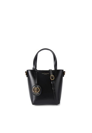 Borsa a secchiello in pelle nera con doppio manico, tracolla regolabile, hardware dorato e dettaglio del logo in rilievo. Design compatto e strutturato.