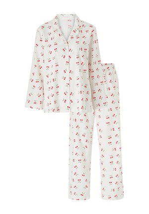 Hvid pyjamassæt med en langærmet skjorte med knapper og matchende bukser, med kirsebærprint i rødt og grønt. Blødt stof, afslappet pasform.