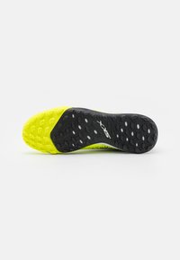 Skechers Performance RAZOR 1.5 ACADEMY TF - Turf football boots - yellow/black
