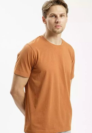 - T-shirt basic