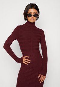 Morgan RMENTO - Abito in maglia - dark purple