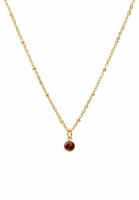 Goldene Halskette mit einem runden Granatanhänger. Die Kette hat kleine runde Glieder und eine polierte Oberfläche.