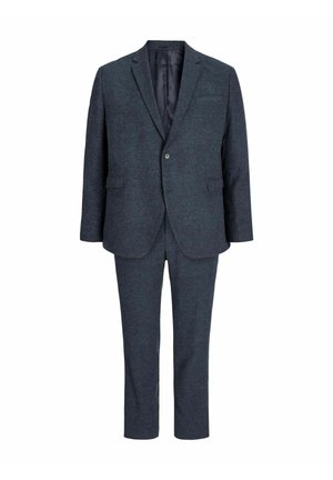 Traje de lana azul marino con blazer de dos botones, solapas notch y pantalones de pierna recta. Presenta una textura sutil y bolsillos laterales.