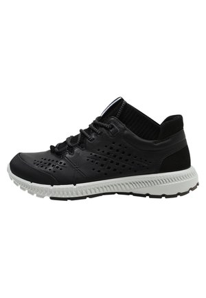 Walking trainers - black