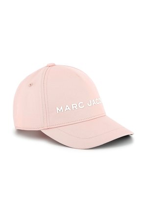 Roze baseballpet van katoen met een gebogen rand, voorzien van witte geborduurde "MARC JACOBS" tekst aan de voorkant. Getextureerde stofafwerking.