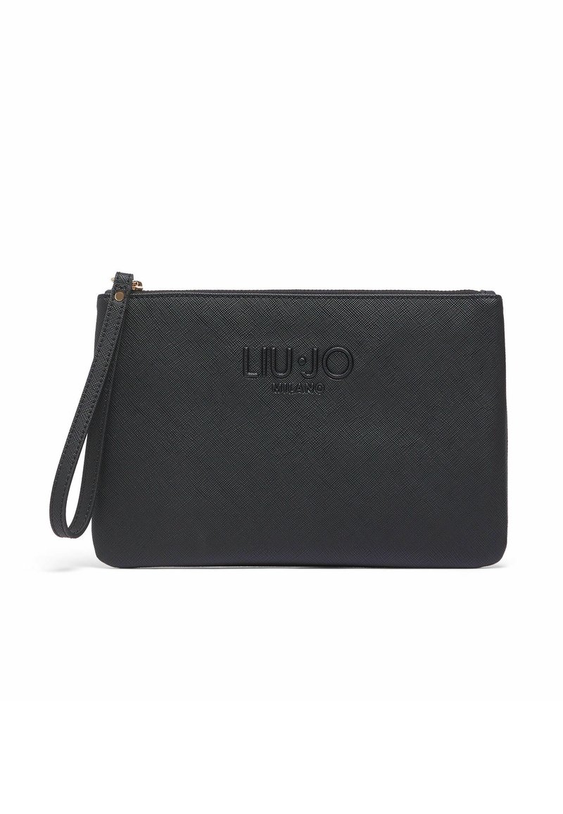 Pochette en cuir noir avec une finition texturée, dotée d'une fermeture éclair et d'une sangle de poignet amovible. Logo embossé à l'avant.